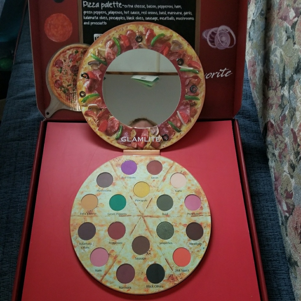 ♡Original BNIB Glamlite Pizza palette♡